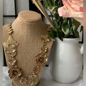 Gold Tone Pancy Flower Necklace! ✨ Designer Inspired ✨